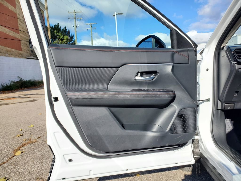 New 2026 Nissan Kicks SR w/ Cold Weather Package image 14