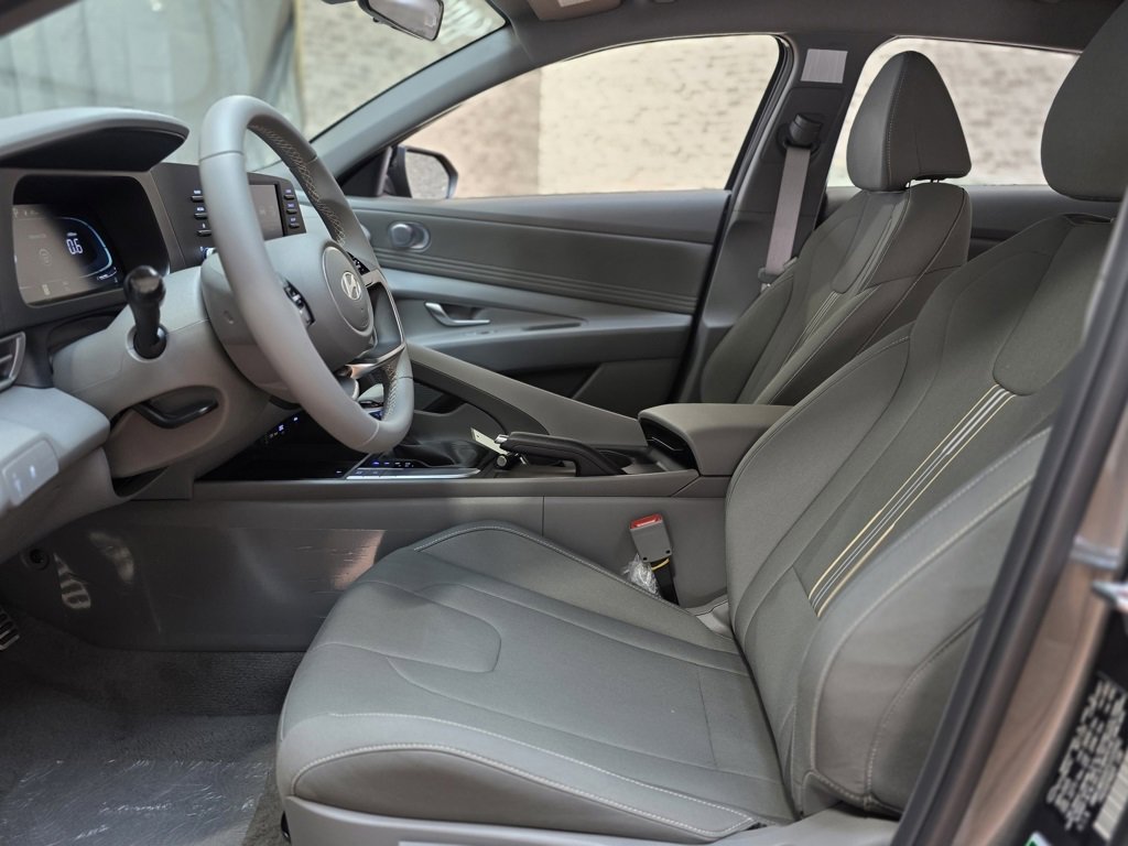 New 2026 Hyundai Elantra Sport image 16