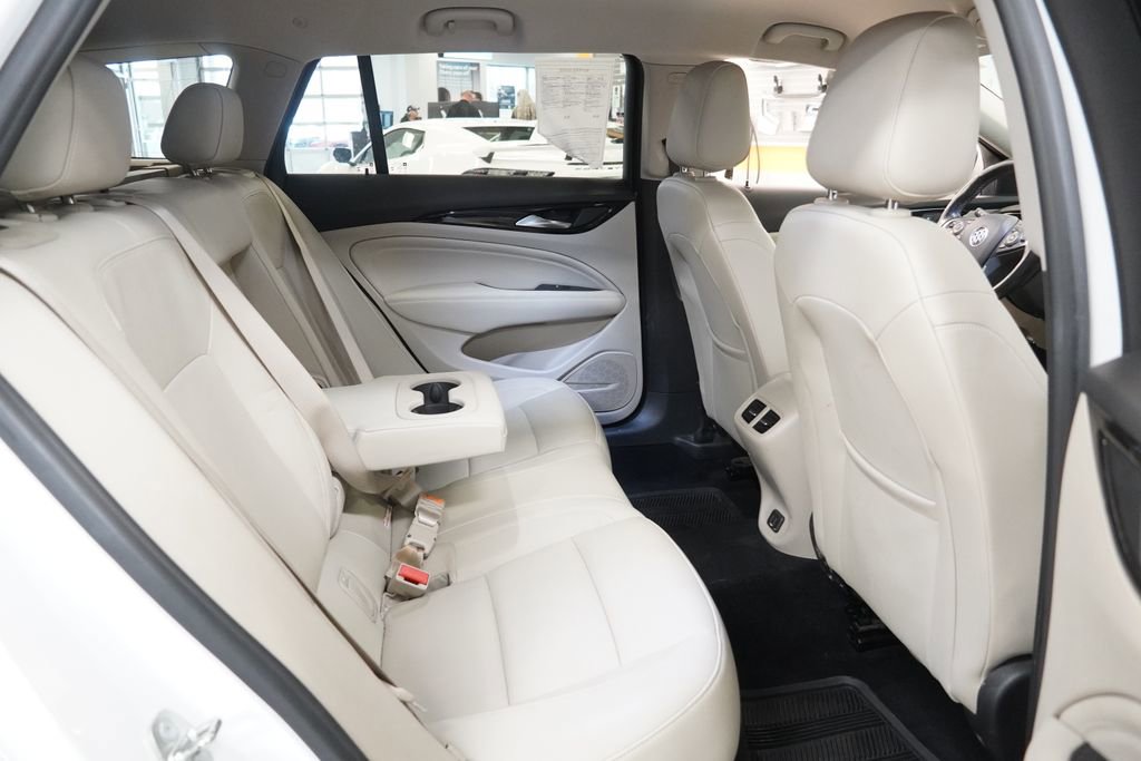 Used 2018 Buick Regal Essence w/ Driver Confidence Package #1 image 29