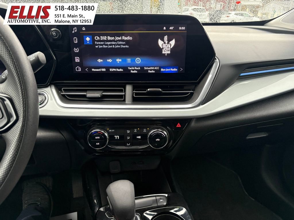 Used 2024 Chevrolet Trax LT image 17