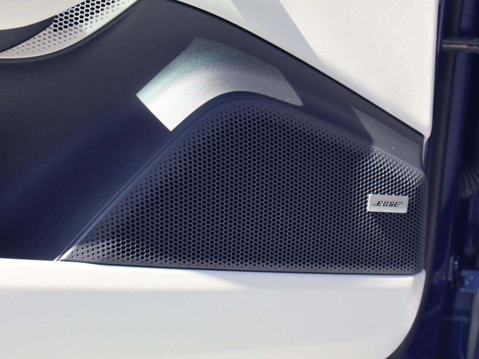 Certified 2025 Porsche Macan Electric RWD image 14