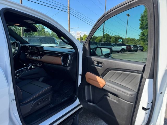Used 2024 GMC Canyon AT4 w/ AT4 Premium Package AWD/4WD image 16