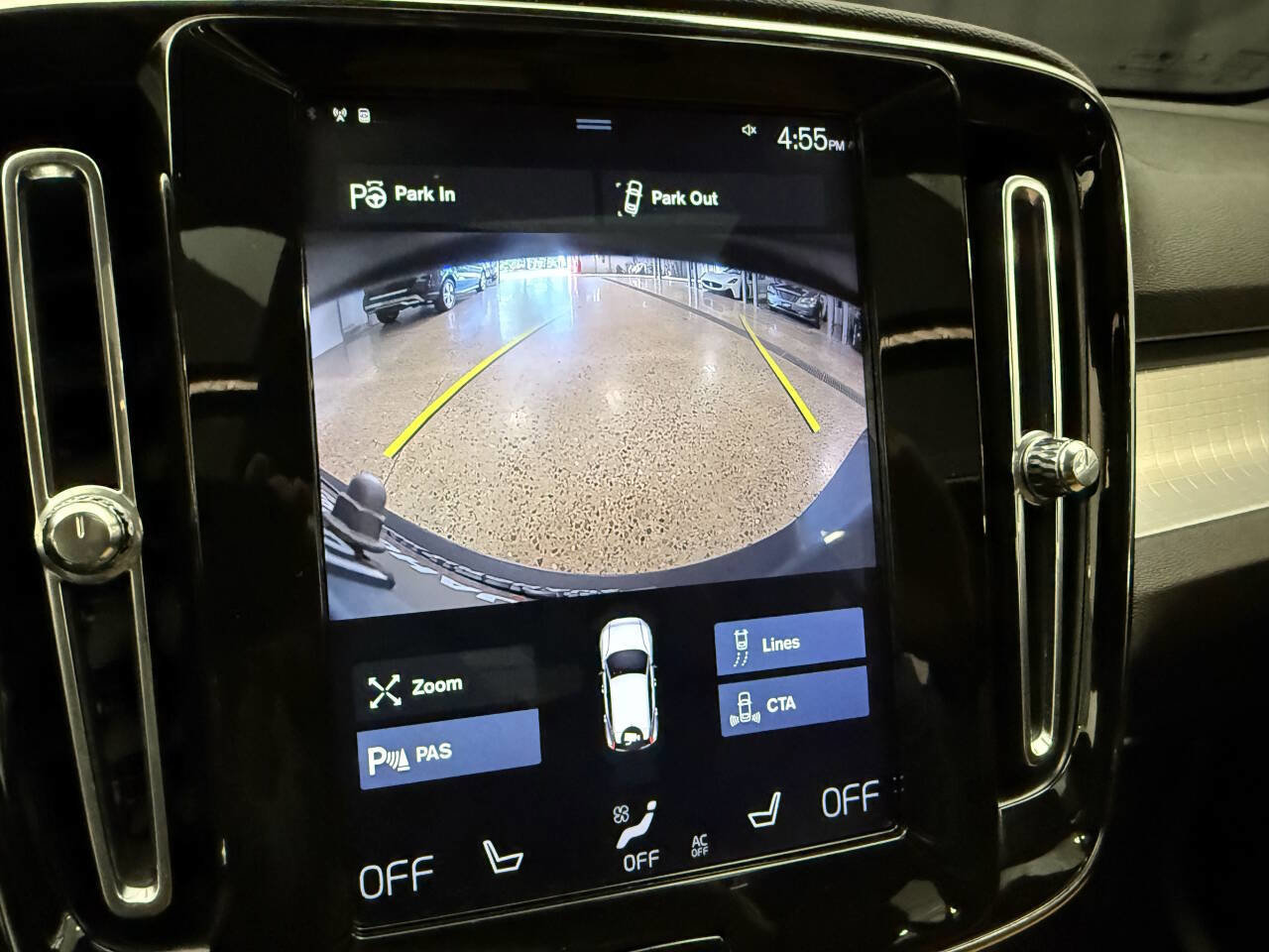 Used 2019 Volvo XC40 T5 Momentum image 15