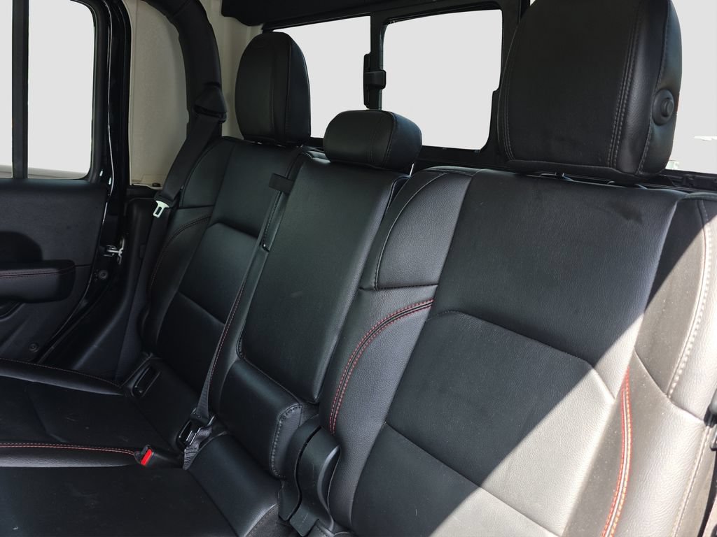 Used 2023 Jeep Gladiator Rubicon w/ Cold Weather Group AWD/4WD image 12