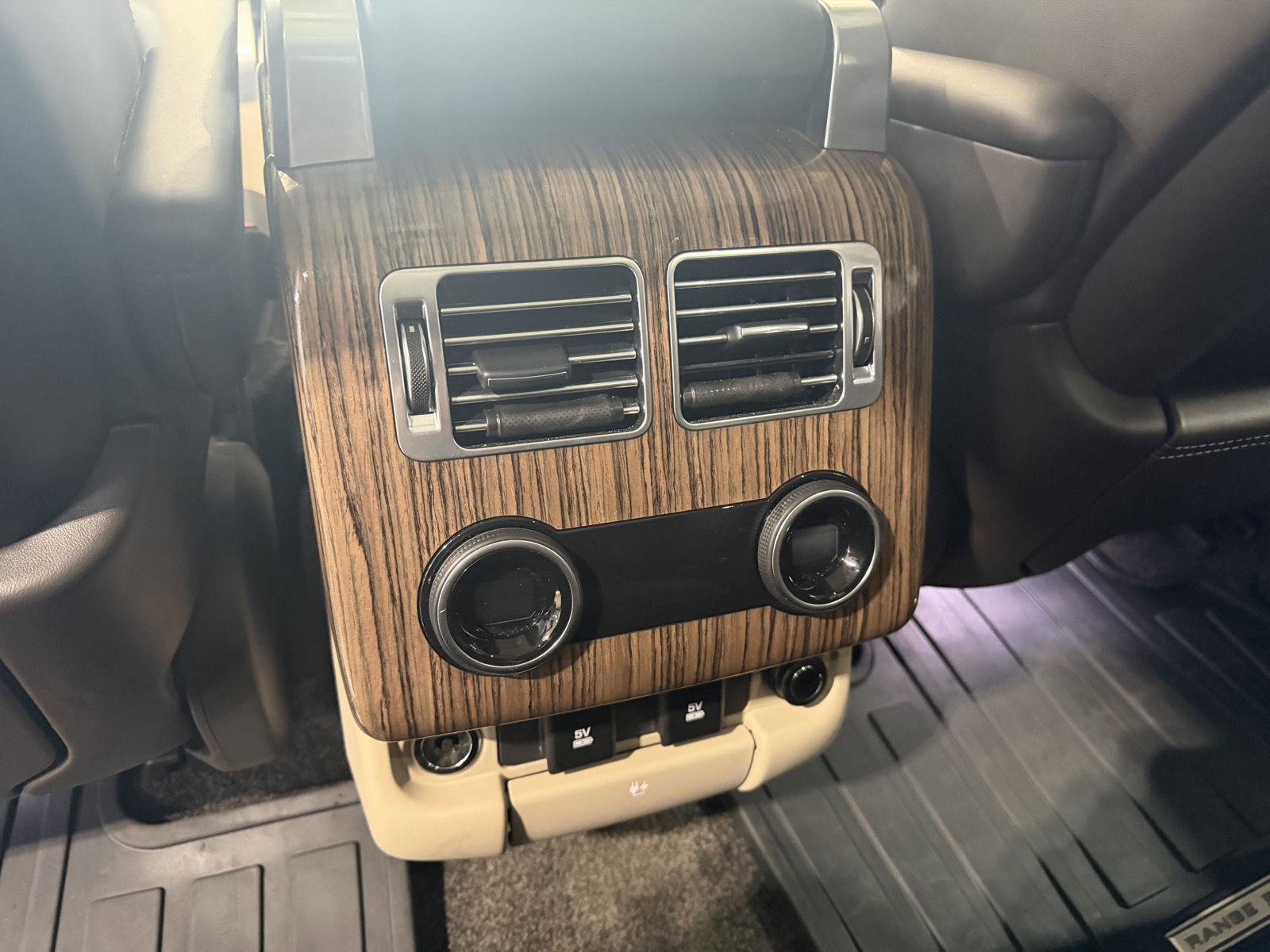 Used 2019 Land Rover Range Rover HSE image 26