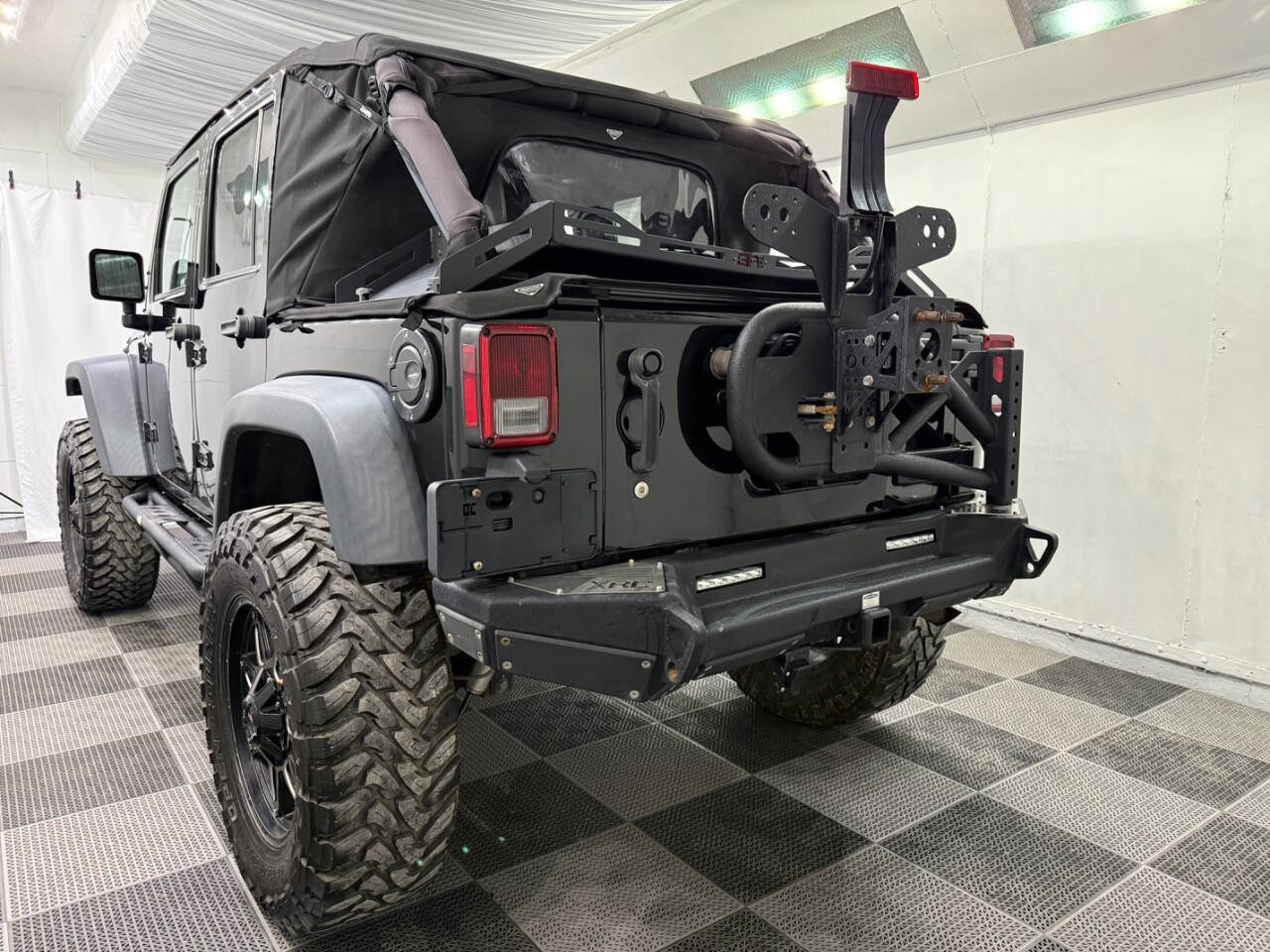 Used 2016 Jeep Wrangler Unlimited Rubicon w/ Max Tow Package image 6