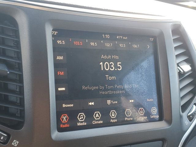 Used 2019 Jeep Cherokee Trailhawk image 26