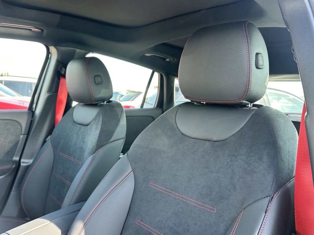 New 2025 Mercedes-Benz GLA 35 AMG 4MATIC image 16