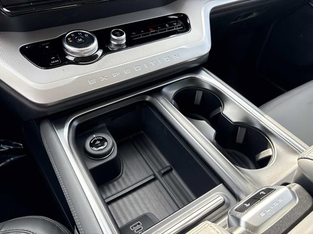 New 2026 Ford Expedition Active RWD image 29