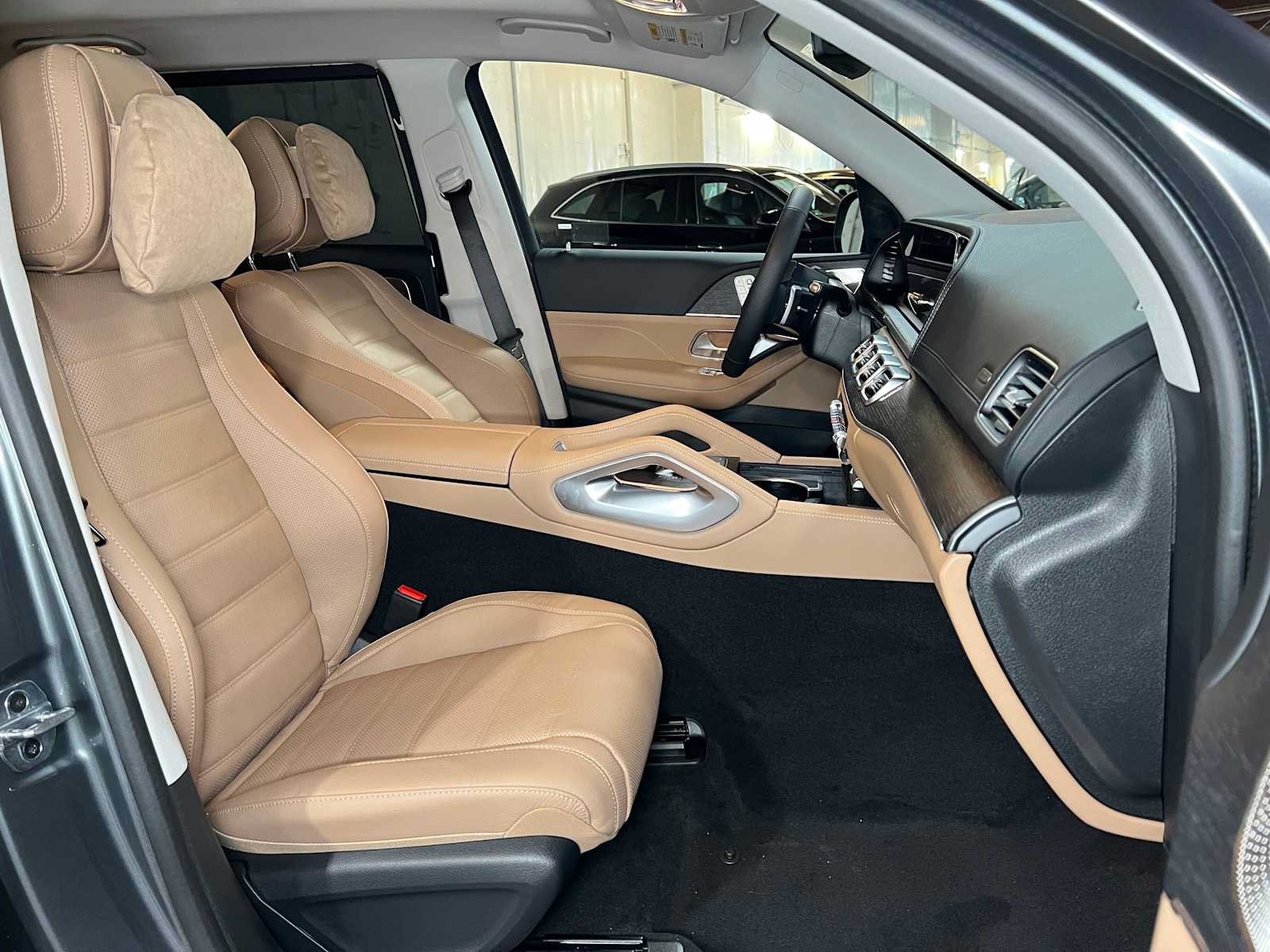 New 2026 Mercedes-Benz GLS 450 4MATIC image 12