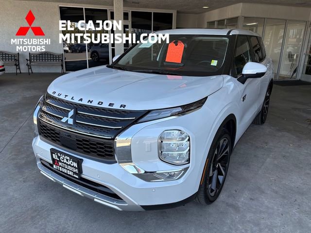 Used 2025 Mitsubishi Outlander SE image 9