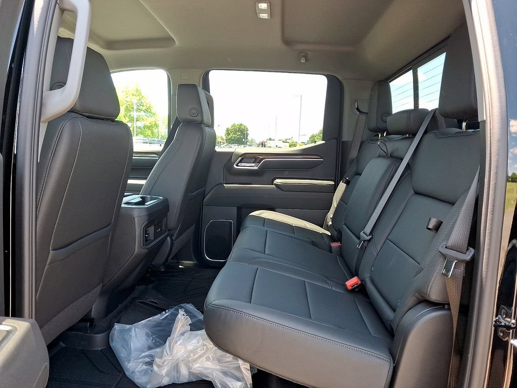 New 2026 Chevrolet Silverado 1500 RST w/ Redline Edition AWD/4WD image 6