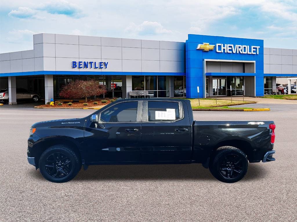 Used 2023 Chevrolet Silverado 1500 LT image 2