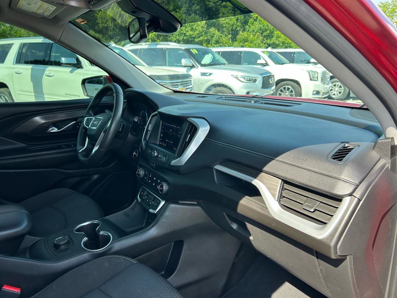 Used 2022 GMC Terrain SLE FWD image 9