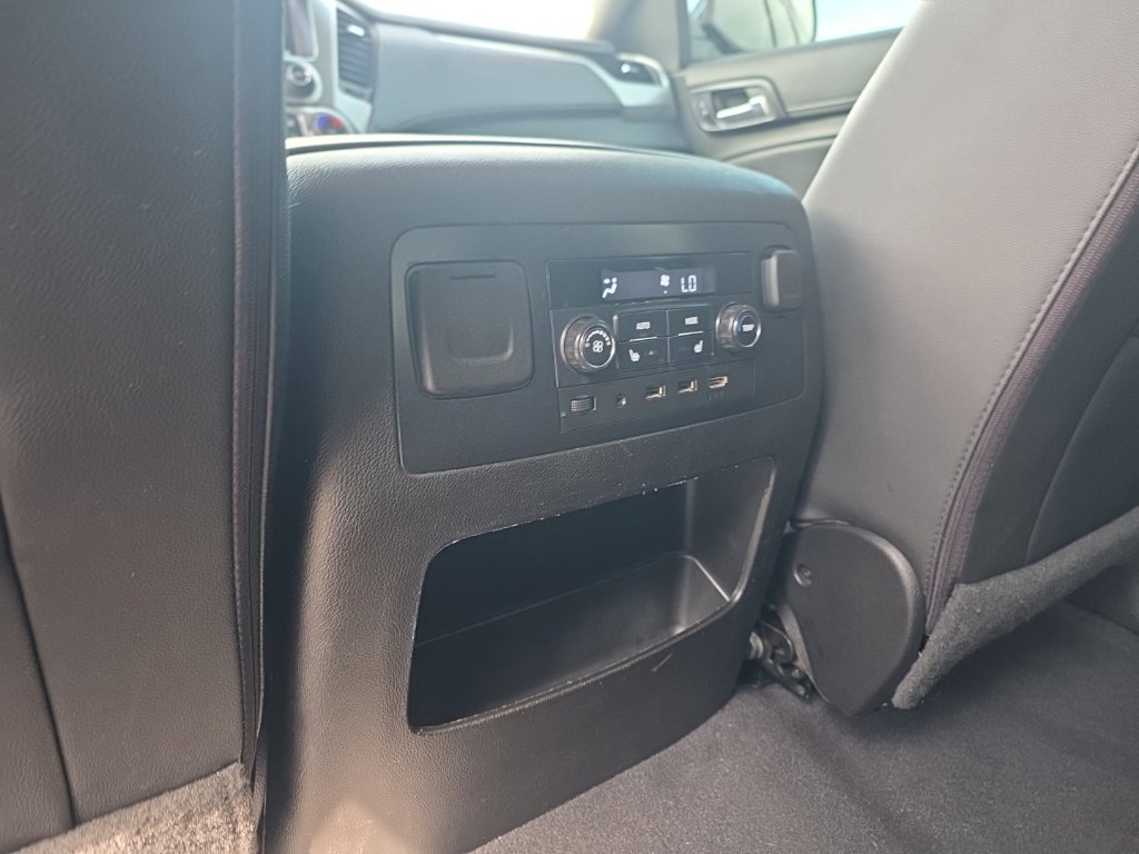 Used 2019 Chevrolet Tahoe Premier AWD/4WD image 13
