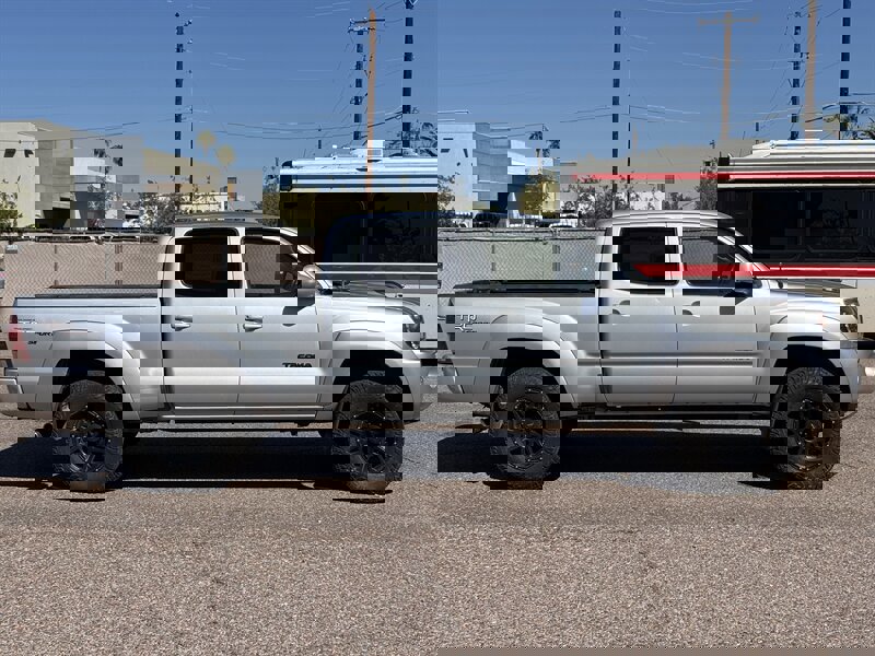 Used 2006 Toyota Tacoma PreRunner image 3