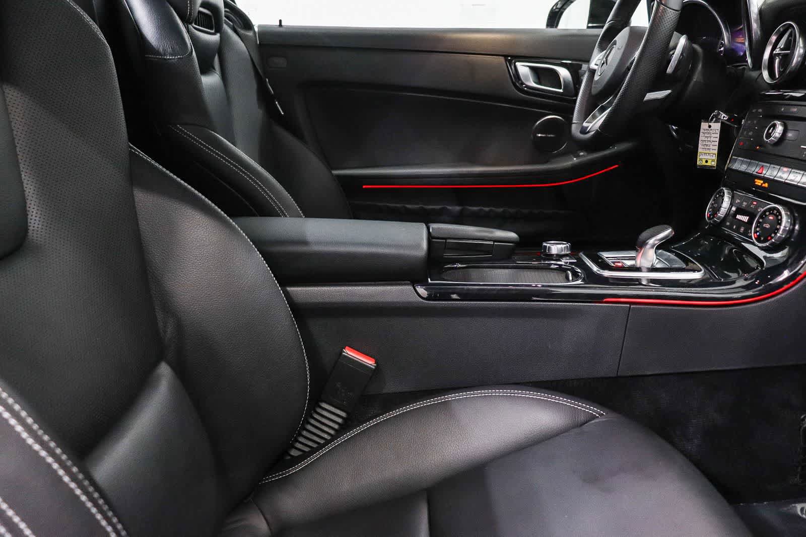 Used 2020 Mercedes-Benz SLC 300 image 16
