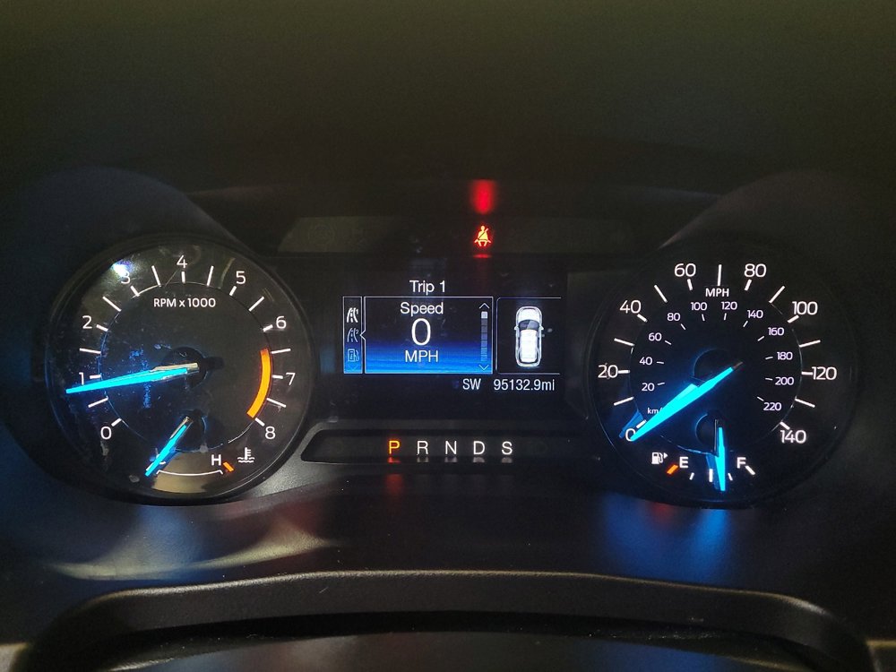 Used 2017 Ford Explorer XLT image 23