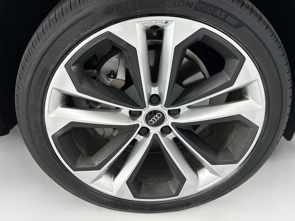 Used 2023 Audi Q5 2.0T Premium Plus w/ Premium Plus Package AWD/4WD image 30