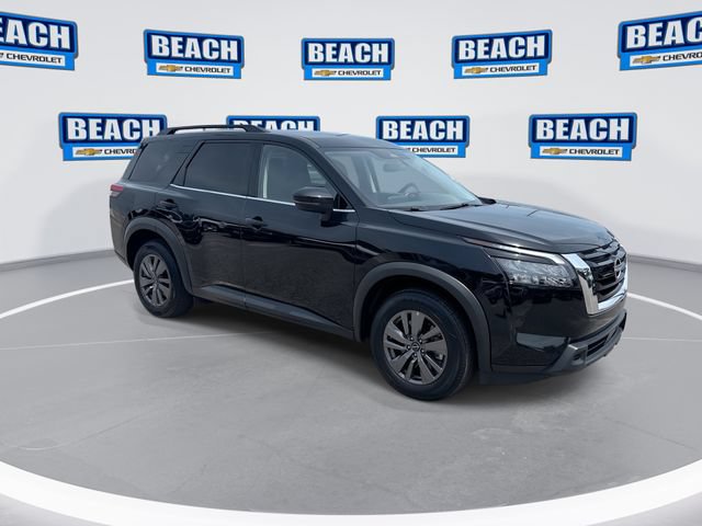 Used 2025 Nissan Pathfinder SV FWD image 2