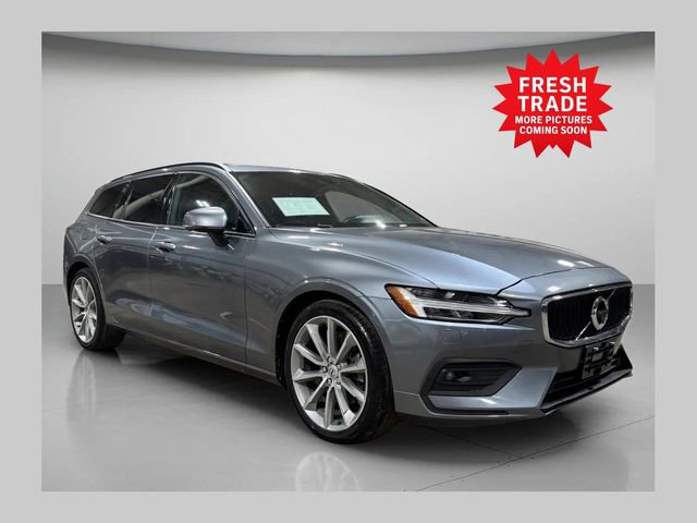 Used 2020 Volvo V60 T5 Momentum FWD image 1