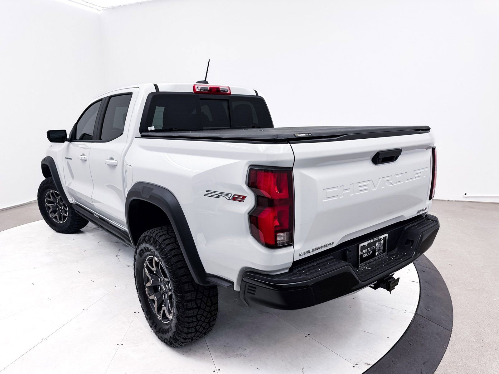 Used 2024 Chevrolet Colorado ZR2 AWD/4WD image 8