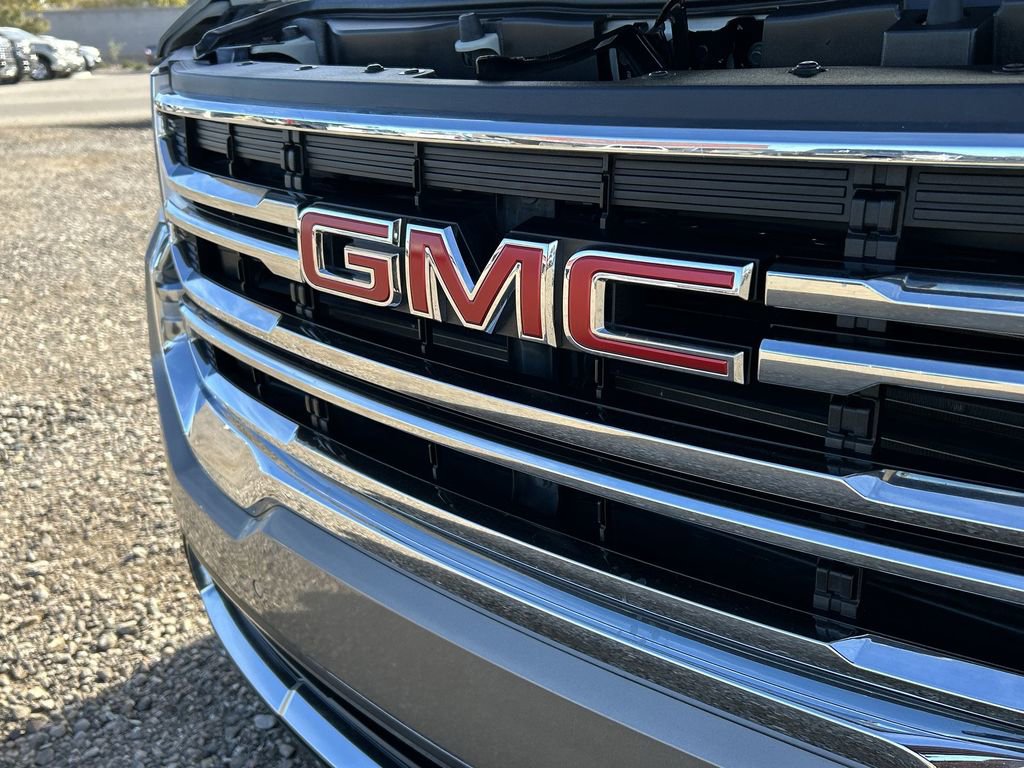 Used 2023 GMC Acadia SLE image 30