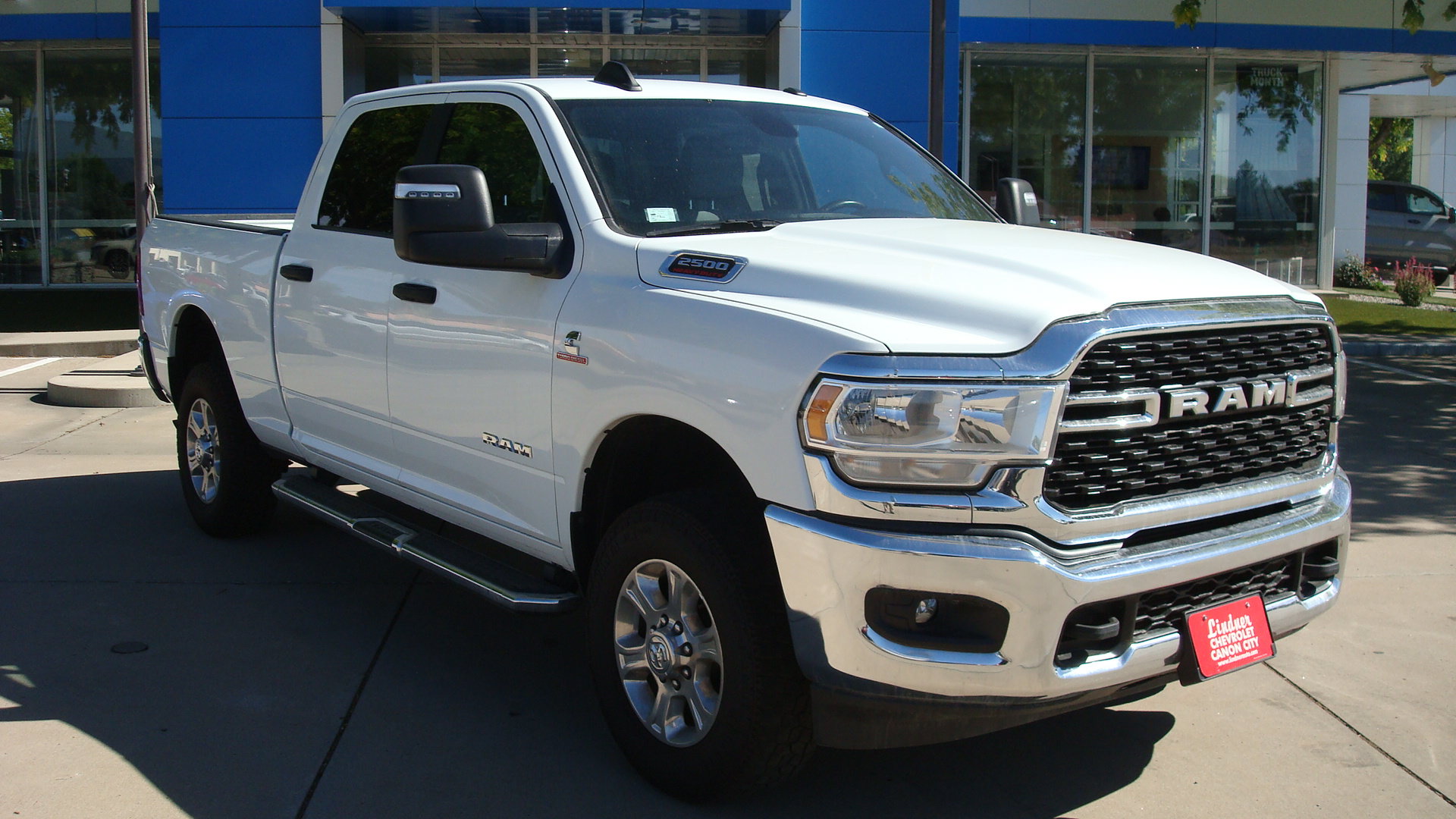 Used 2024 RAM 2500 Big Horn AWD/4WD image 3
