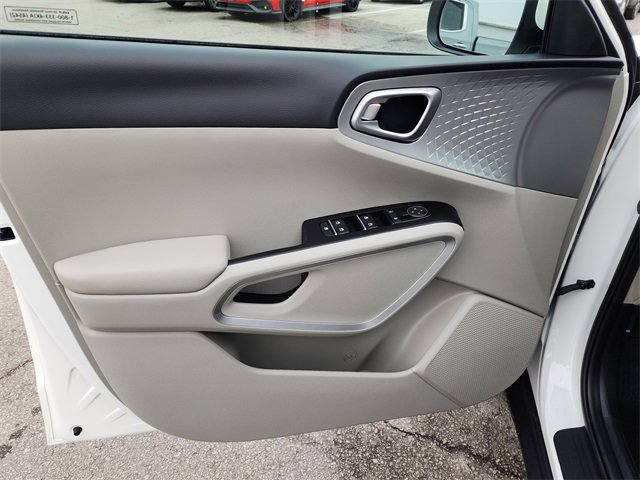 New 2025 Kia Soul LX w/ LX Technology Package image 10