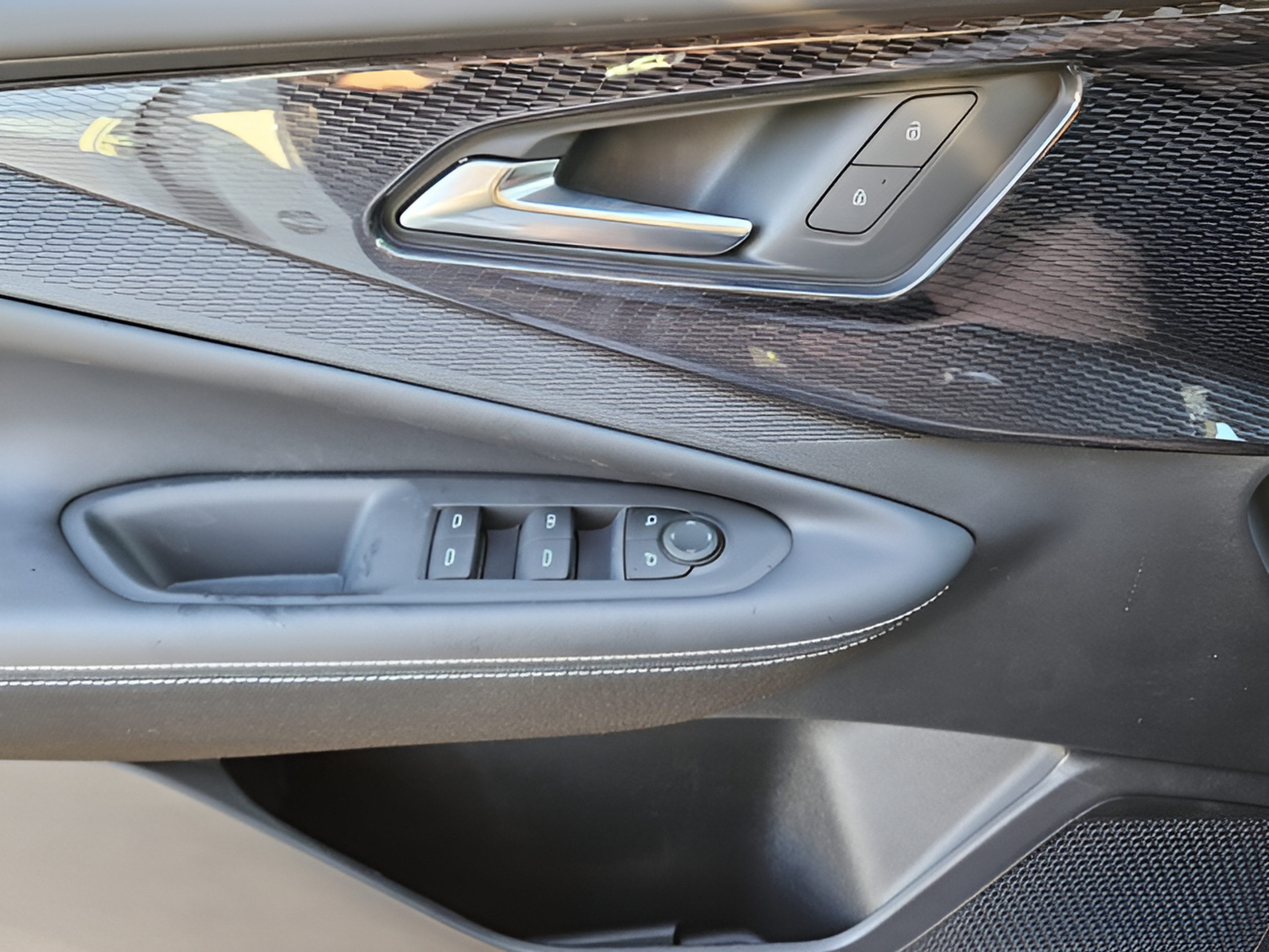 New 2025 Chevrolet Blazer EV LT AWD/4WD image 11