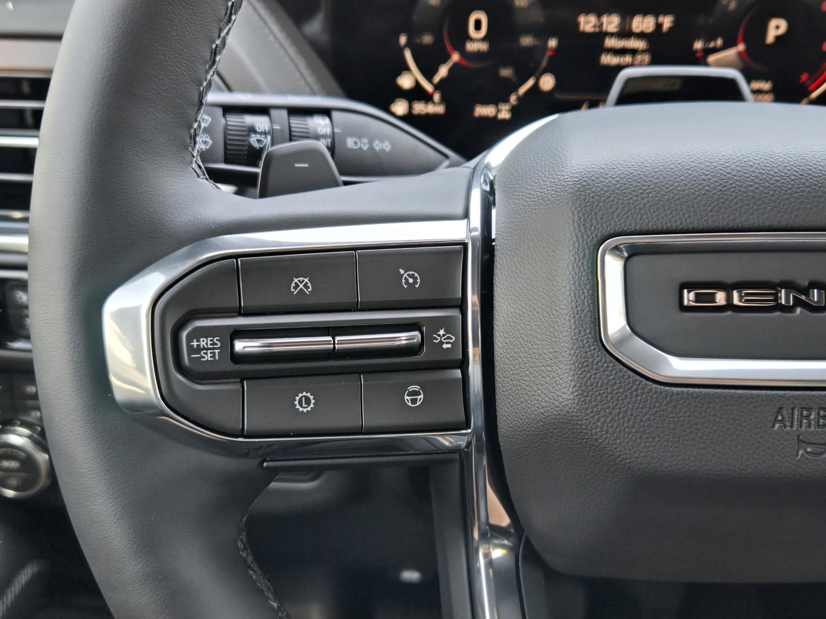 Used 2026 GMC Yukon Denali w/ Denali Reserve Package image 23
