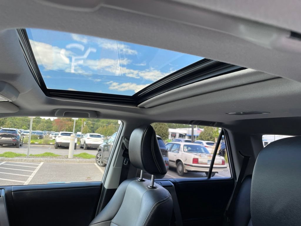 Used 2018 Toyota 4Runner SR5 Premium AWD/4WD image 13
