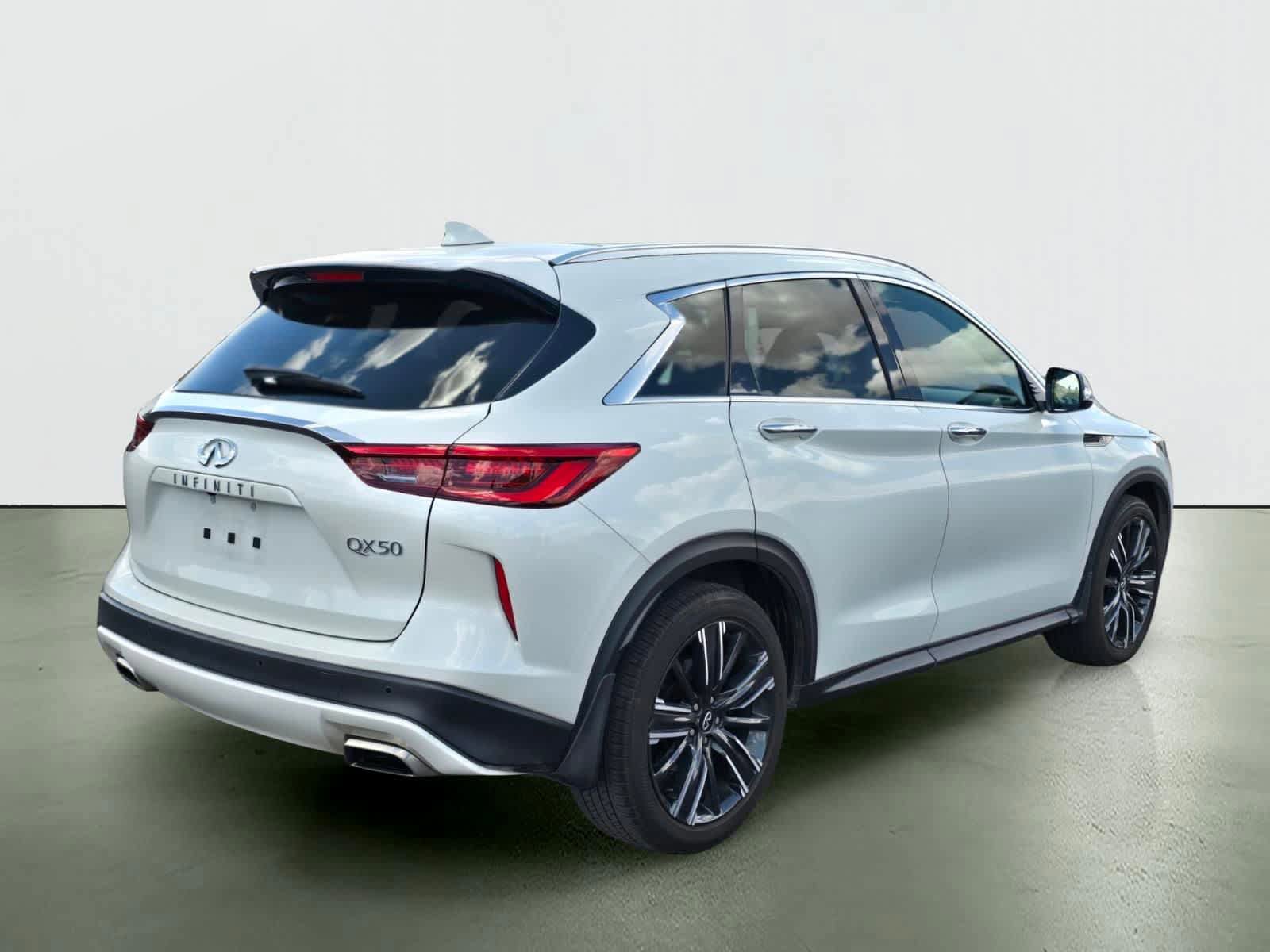 Used 2021 INFINITI QX50 Luxe w/ Appearance Package FWD image 6