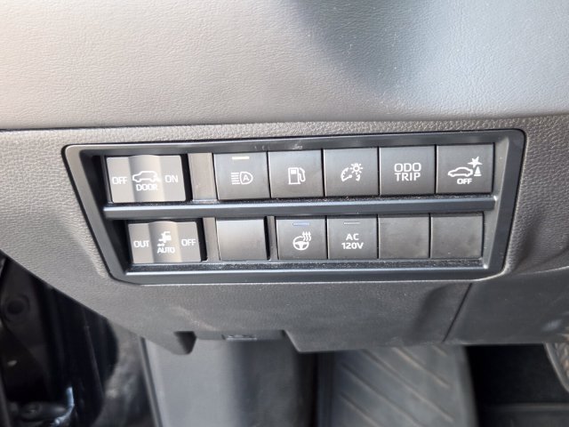 Used 2024 Toyota Sequoia Platinum AWD/4WD image 28
