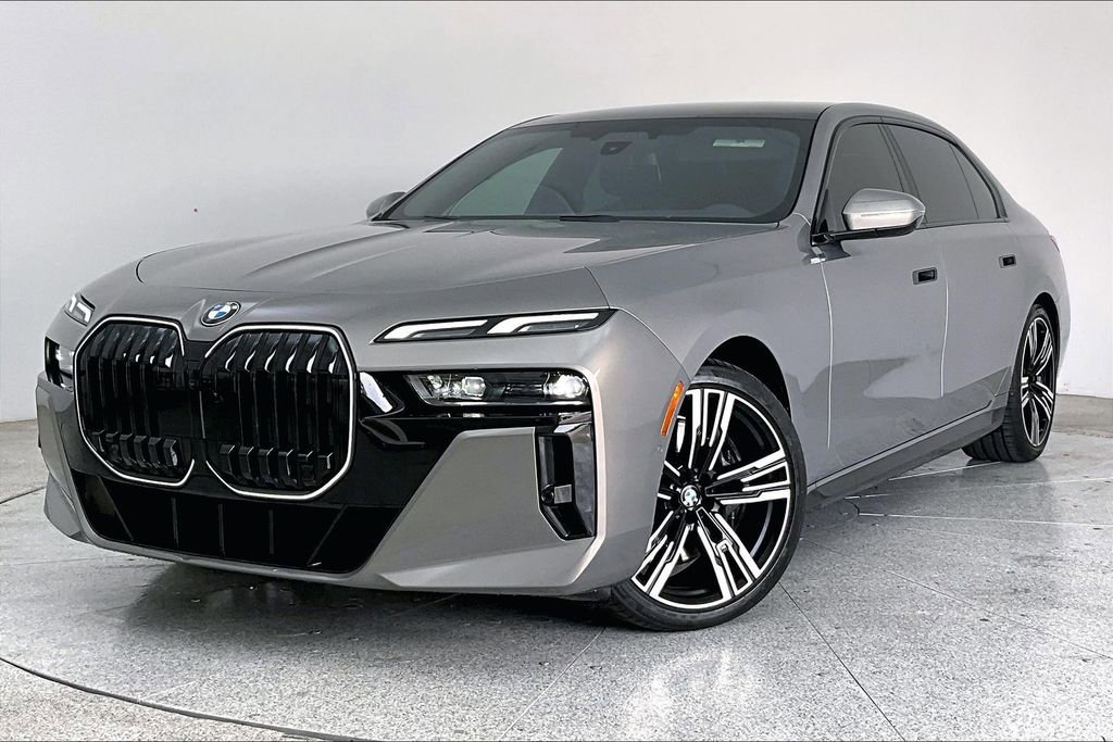 Used 2025 BMW 740i image 16