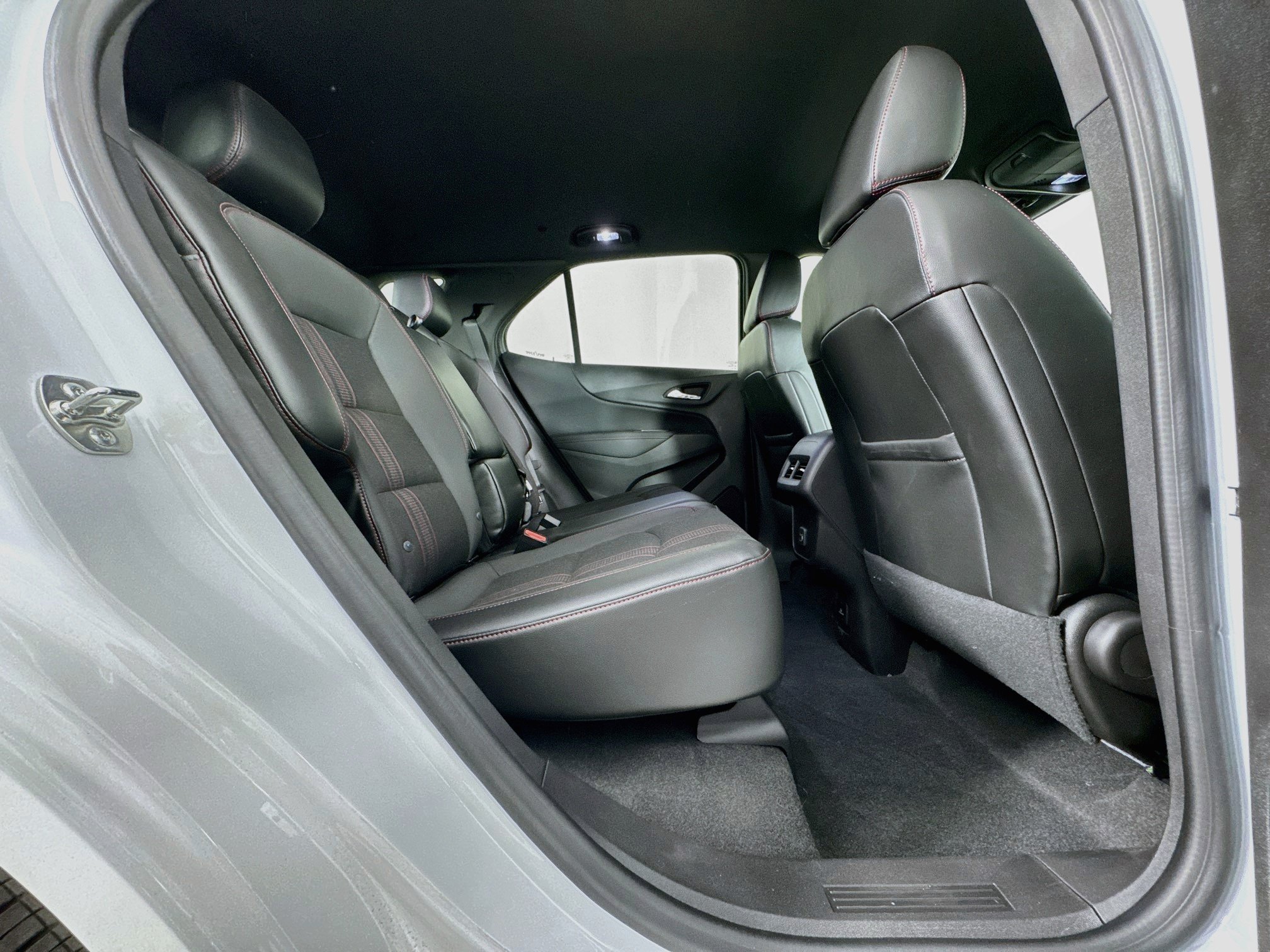 Used 2024 Chevrolet Equinox RS AWD/4WD image 28