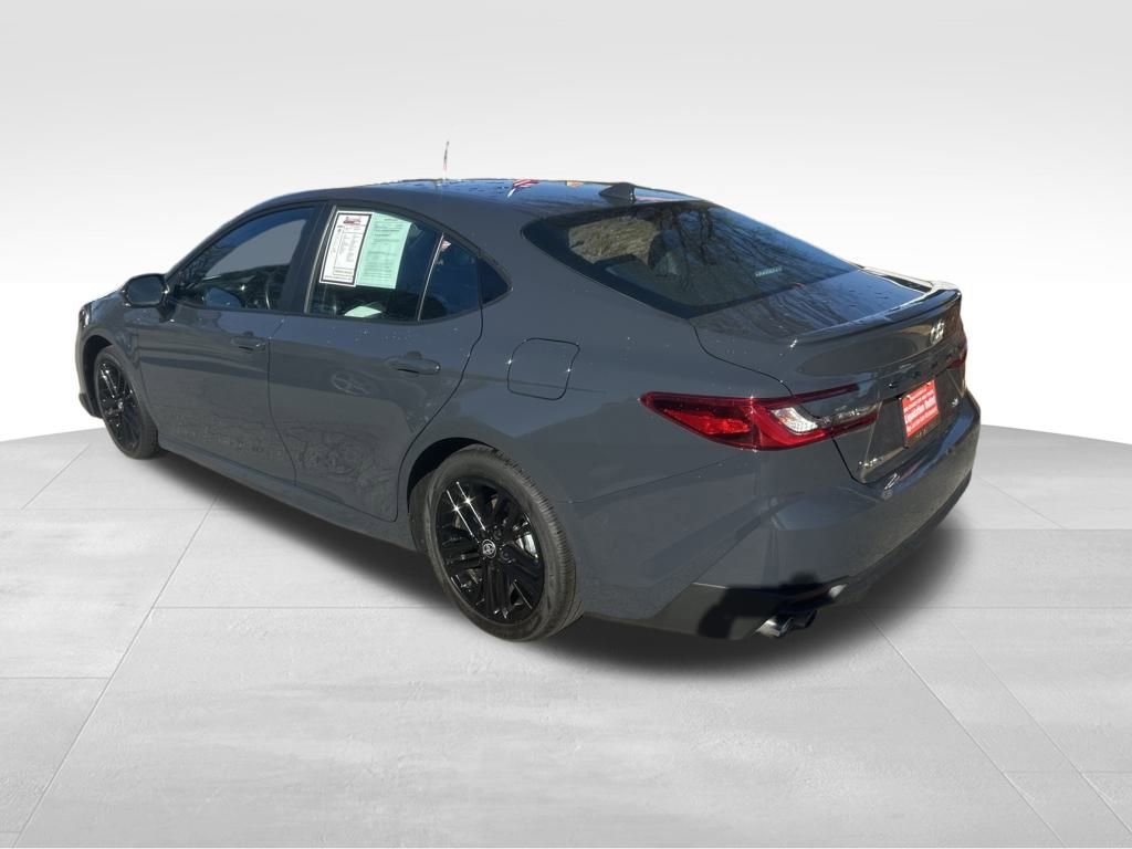 Used 2025 Toyota Camry SE image 18