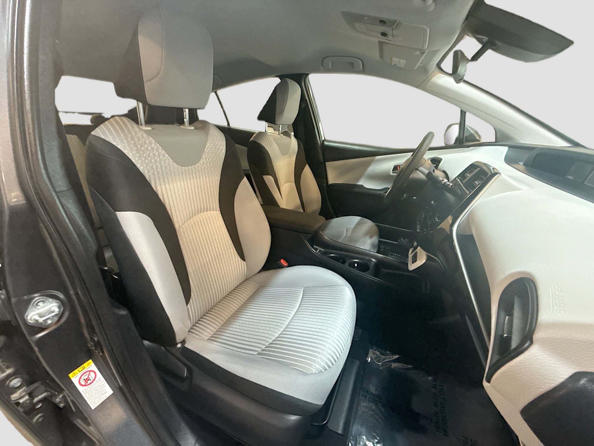 Used 2017 Toyota Prius Two image 28