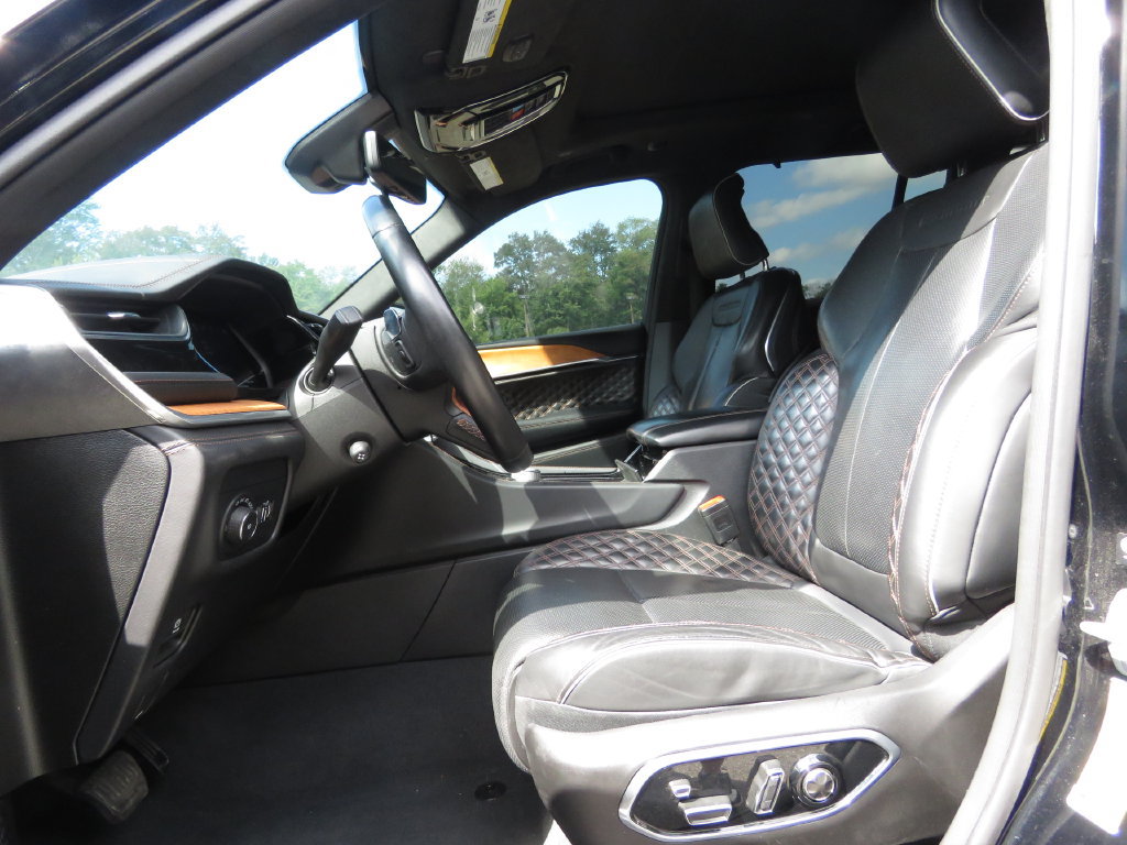 Used 2023 Jeep Grand Cherokee Summit AWD/4WD image 10