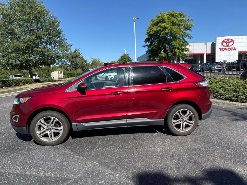 Used 2017 Ford Edge Titanium w/ Equipment Group 301A FWD image 3