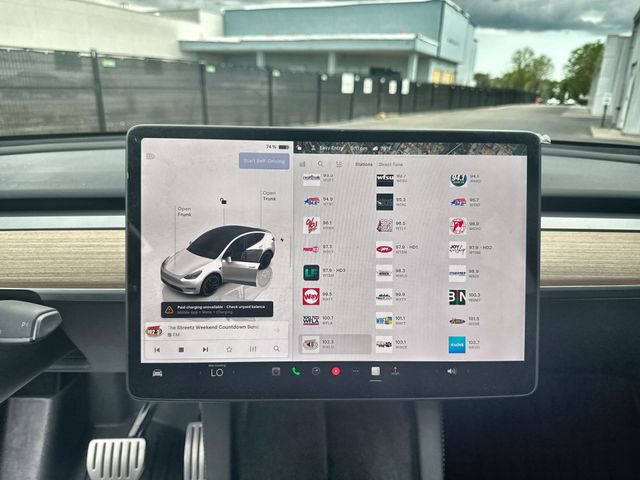 Used 2025 Tesla Model Y Performance AWD/4WD image 23