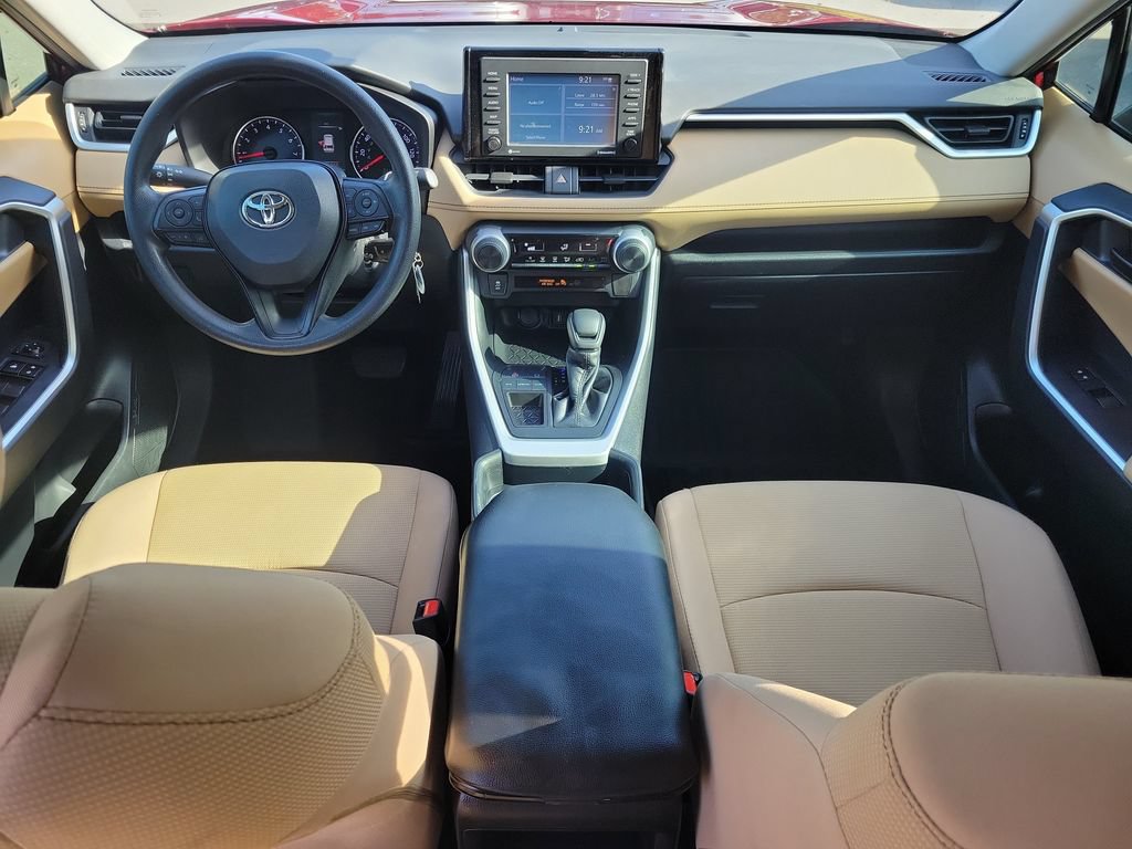 Used 2020 Toyota RAV4 LE FWD image 17