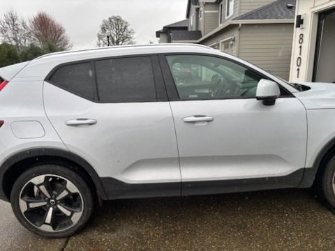 Used 2020 Volvo XC40 T5 Momentum w/ Protection Package Premier image 2
