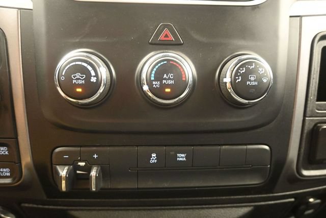 Used 2022 RAM 1500 Classic SLT AWD/4WD image 31