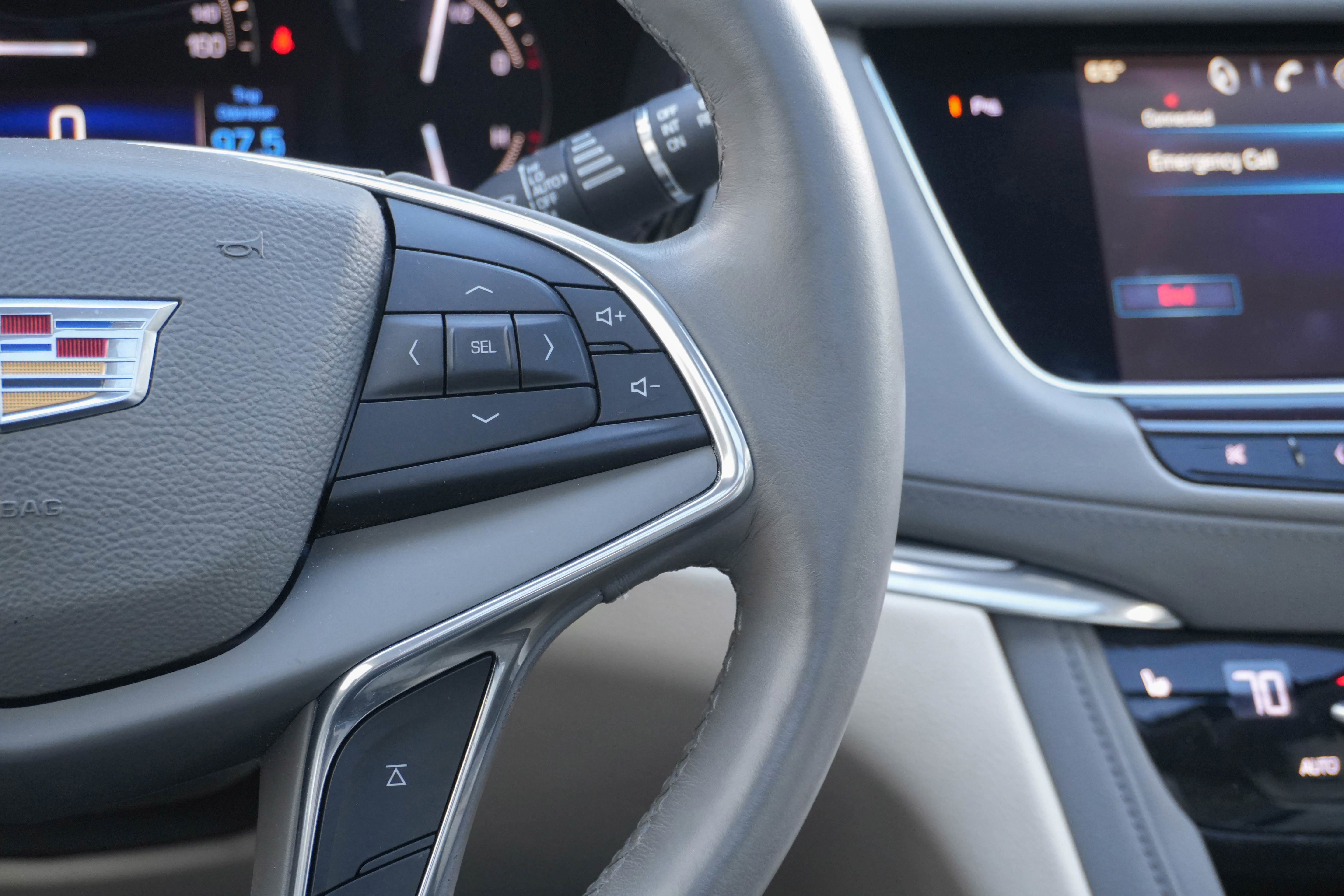 Used 2017 Cadillac XT5 Luxury w/ Driver Awareness Package image 15