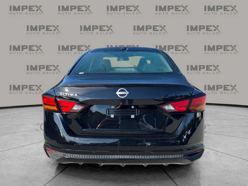 Used 2025 Nissan Altima 2.5 SV FWD image 4