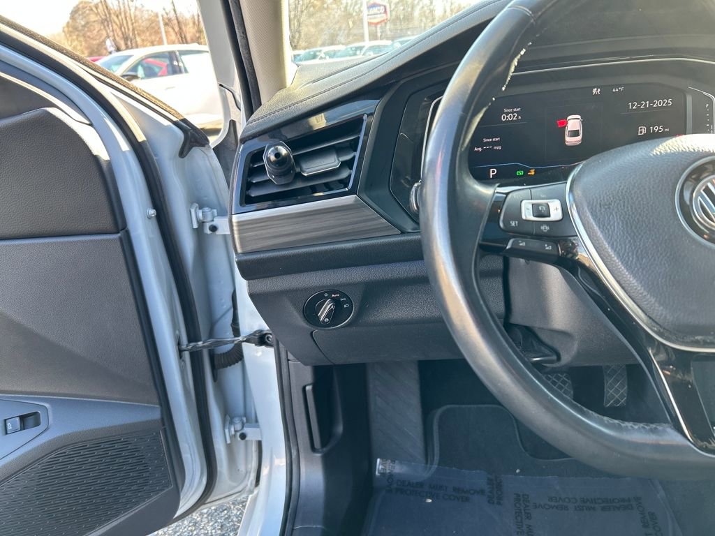 Used 2019 Volkswagen Jetta SEL image 20