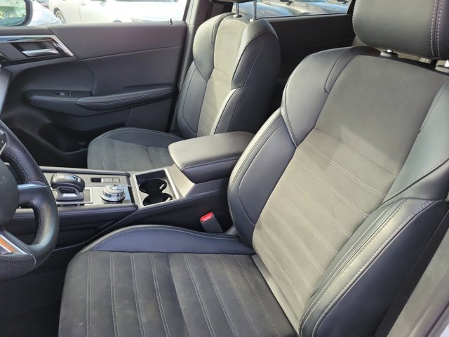 Used 2024 Mitsubishi Outlander SE image 19
