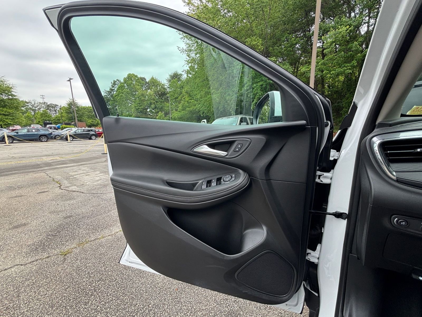 Used 2025 Buick Encore GX Preferred FWD image 18