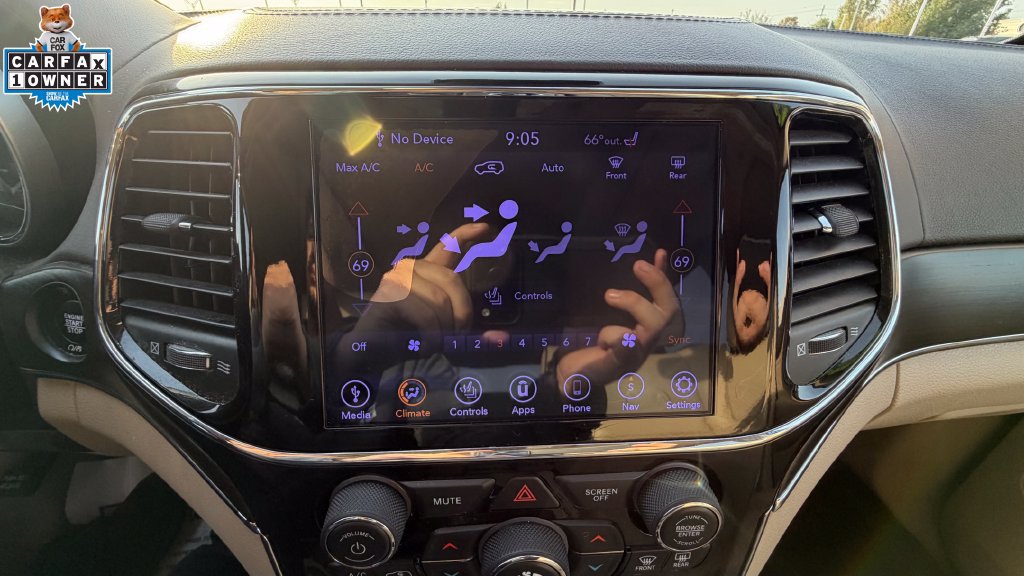 Used 2019 Jeep Grand Cherokee Overland AWD/4WD image 34